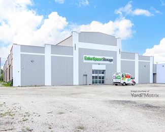 Photo 3 of Extra Space Storage - 3774 North Richards Street, Milwaukee, WI