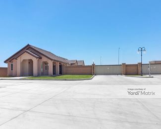 Photo 2 of Derrel-s Mini Storage - 10215 East Shaw Avenue, Clovis, CA