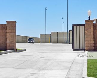 Photo 4 of Derrel-s Mini Storage - 10215 East Shaw Avenue, Clovis, CA