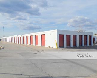 Photo 4 of StorageMart - 2310 Paris Road, Columbia, MO