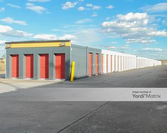 Photo 5 of StorageMart - 2310 Paris Road, Columbia, MO