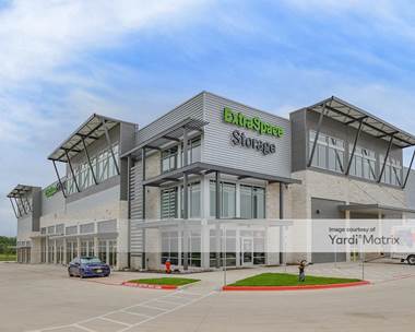 Storage Units for Rent available at 2801 West University Avenue, Georgetown, TX 78628