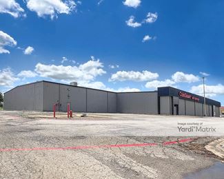 Photo 2 of CubeSmart Self Storage - 316 Factory Outlet Drive, Corsicana, TX