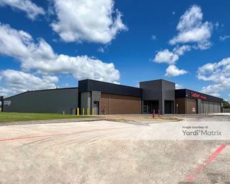 Photo 3 of CubeSmart Self Storage - 316 Factory Outlet Drive, Corsicana, TX