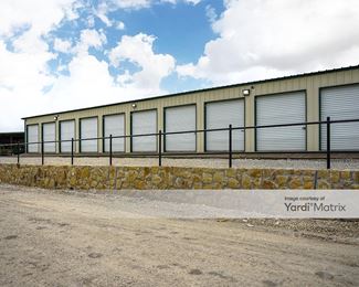 Photo 2 of Yellow Door Storage - 705 Co Road 375, Van Alstyne, TX