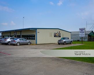 Photo 4 of Bonham Best Storage - 2624 North Center Street, Bonham, TX