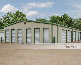 Photo 3 of Premium Storage - 2216 Woodlawn Blvd, Denison, TX