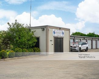 Photo 2 of Elite Self Storage - 13512 Highway 75, Van Alstyne, TX