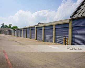 Photo 2 of Devon Self Storage - 1700 North US Highway 75, Sherman, TX
