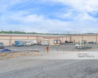 Photo 2 of iStorage - 220 Centerville Road, Lancaster, PA