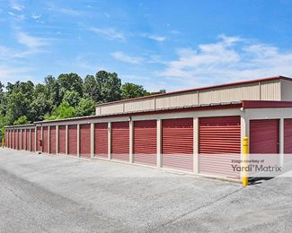 Photo 2 of iStorage - 950 Lancaster Pike, Quarryville, PA