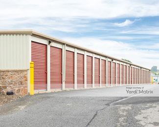 Photo 2 of iStorage - 28 Doe Run Road, Manheim, PA