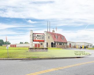 Photo 5 of iStorage - 28 Doe Run Road, Manheim, PA