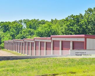 Photo 3 of TNT Storage - 21810 Spruce Drive, Waynesville, MO
