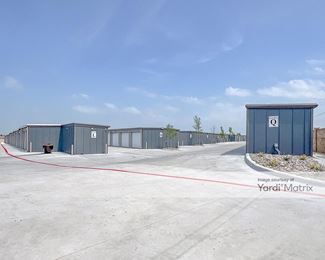 Photo 2 of Christian Road Self Storage - 102 Christian Road, Ennis, TX