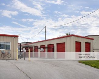 Photo 1 of Red Door You Stor - 412 North Public Ave, Clever, MO