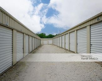Photo 1 of MCM Mini Storage - 131 County Road 131, Gainesville, TX