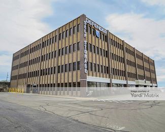Photo 2 of Defender Self Storage - 875 Greentree Road #8, Pittsburgh, PA