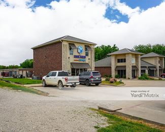 Photo 4 of Five Star Storage - 12384 FM 121, Van Alstyne, TX