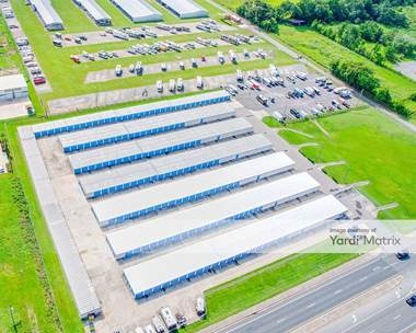 Storage Units for Rent available at 11203 US-301, Oxford, FL 34484