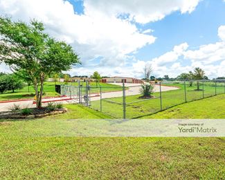 Photo 3 of AAA Storage - 124 Essex Blvd, Huntsville, TX