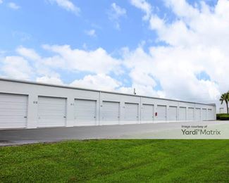Photo 1 of Placid Mini Warehouse - 844 County Road 621, Lake Placid, FL