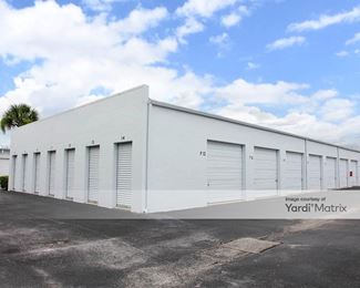 Photo 3 of Placid Mini Warehouse - 844 County Road 621, Lake Placid, FL