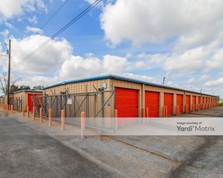 Photo 2 of Bay City Self Storage - 5224 Avenue F, Bay City, TX