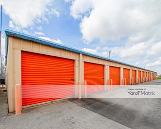 Photo 4 of Bay City Self Storage - 5224 Avenue F, Bay City, TX