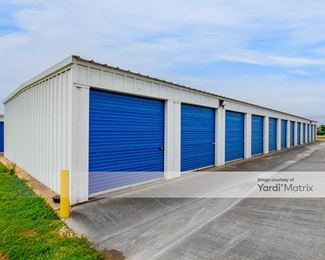 Photo 2 of Loop Self-Storage - 9905 Highway 6, Navasota, TX