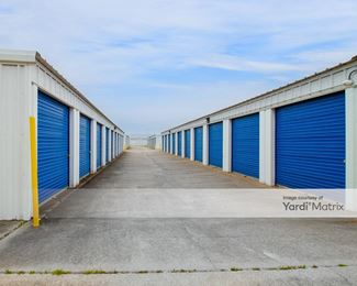 Photo 3 of Loop Self-Storage - 9905 Highway 6, Navasota, TX