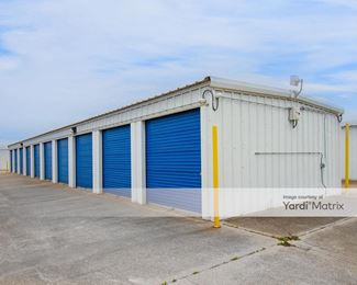 Photo 4 of Loop Self-Storage - 9905 Highway 6, Navasota, TX