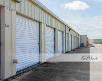Photo 2 of El Campo Storage - 905 West Loop, El Campo, TX