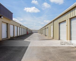 Photo 3 of El Campo Storage - 905 West Loop, El Campo, TX