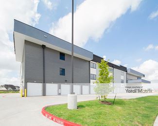 Photo 3 of UpLift Self Storage - 17515 Beechnut Street, Houston, TX