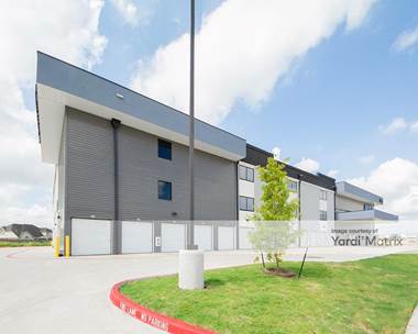 Storage Units for Rent available at 17515 Beechnut Street, Houston, TX 77083
