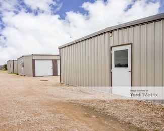 Photo 3 of Fairway Storage - 906 Fairway Drive, Navasota, TX