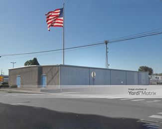 Photo 3 of B-R Mini-Storage - 615 7th Avenue, Longview, WA