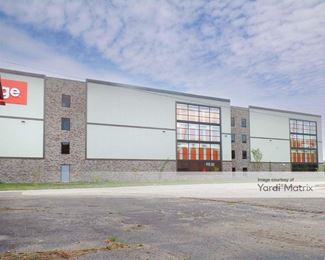 Photo 2 of Public Storage - 700 Woodswether Road, Kansas City, MO