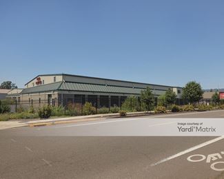 Photo 2 of Newberg Storage Center - 215 North Elliott Road, Newberg, OR