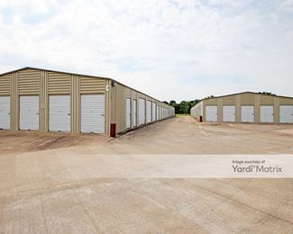 Photo 2 of A Avanti Self Storage - 121 North Country Club Road, Muskogee, OK