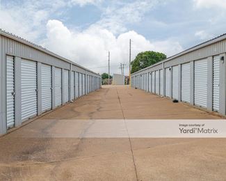 Photo 2 of Click Storage - 916 Taylor Drive, Bartlesville, OK