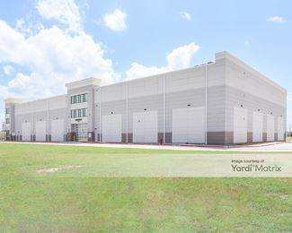 Photo 4 of Extra Space Storage - 109 South Grapefruit Blvd, Mission, TX