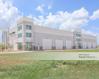 Photo 6 of Extra Space Storage - 109 South Grapefruit Blvd, Mission, TX
