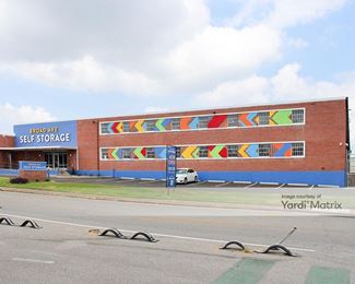 Photo 2 of Absolute Storage - 2650 Broad Avenue, Memphis, TN