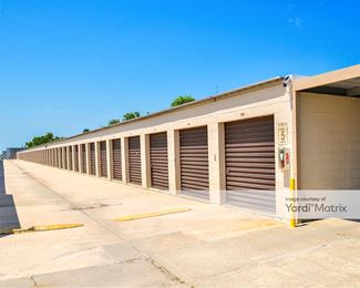 Photo 5 of Right Move Storage - 7301 Memorial Blvd, Port Arthur, TX
