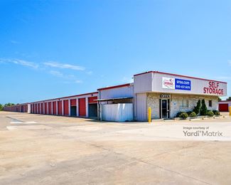 Photo 2 of Storage Rentals of America - 2641 West Highway 365, Port Arthur, TX