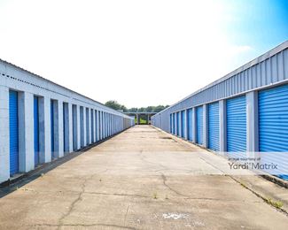 Photo 4 of Radiant Storage - 603 Foreman Road, Orange, TX