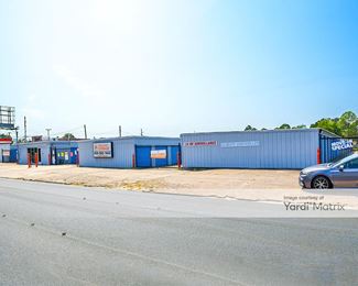 Photo 2 of Radiant Storage - 6111 Gulfway Drive, Groves, TX