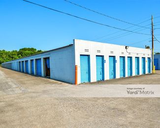 Photo 2 of Radiant Storage - 210 Interstate 10, Beaumont, TX